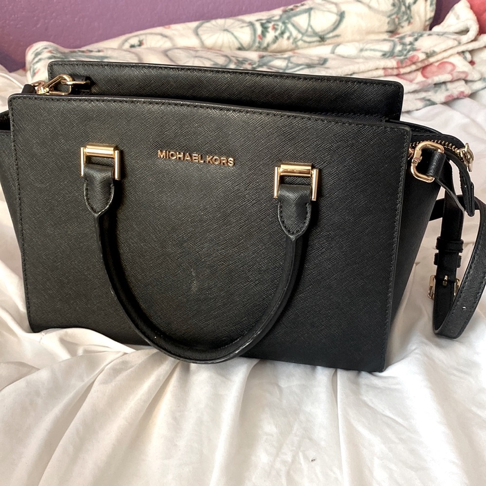 Michael Kors- Selma Medium Saffiano Leather Crossbody